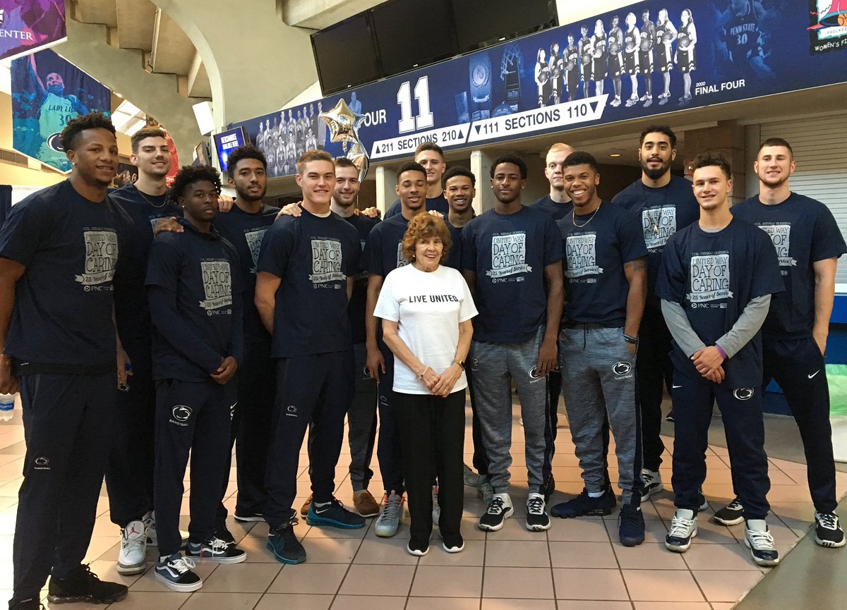 PennStateMBB's tweet photo. Our Nittany Lions helping those who committed to serve in our community for Day of Caring 2018. #livetheshirt 🔵🏀⚪ #ClimbWithUs https://t.co/hZstvauDYr
