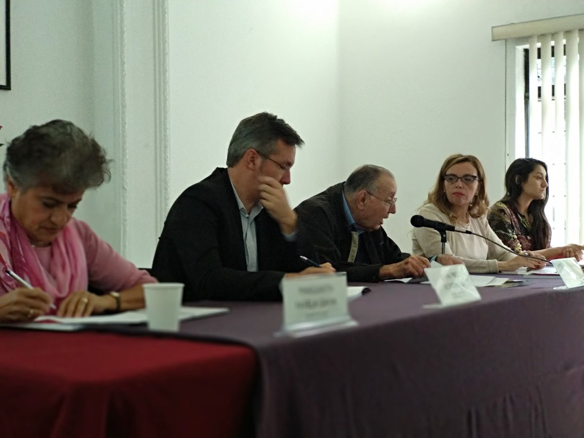 Debe fortalecerse la perspectiva del voto como un derecho y a los derechos civiles y políticos como #derechoshumanos. INFORME <a href="/RUCD_2018/">Red Universitaria y Ciudadana por la Democracia</a>, en vivo 🔴 ow.ly/CUNN30m6hvZ

-Miguel Concha Malo @CDHVitoria