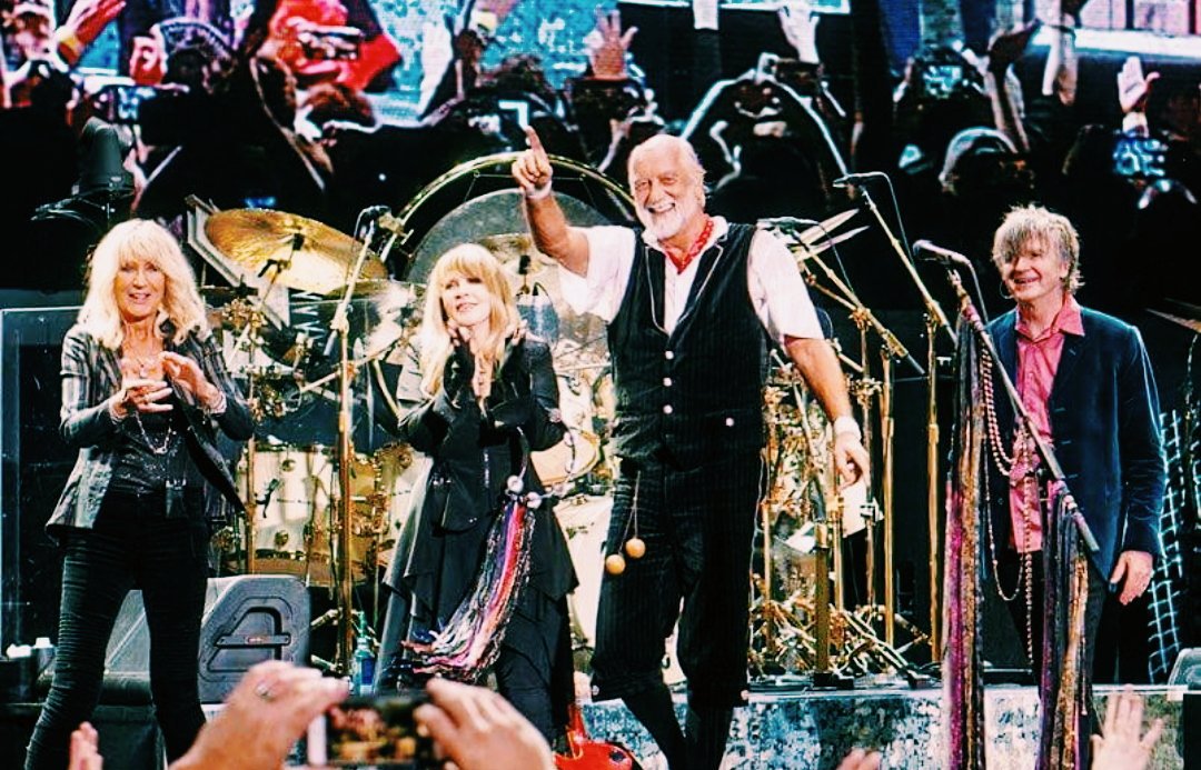 bestofstevie's tweet photo. opening night of fleetwood mac's 2018-2019 tour in tulsa, oklahoma!!
{10/03/18} https://t.co/Ozdb4ekUYR