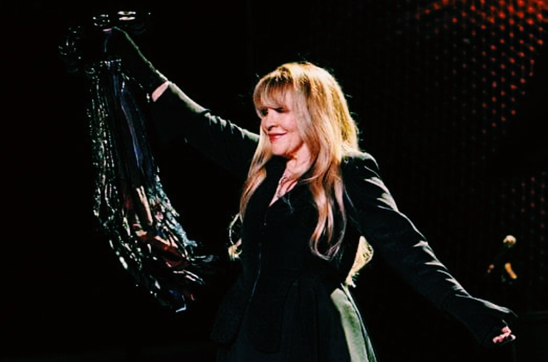 bestofstevie's tweet photo. opening night of fleetwood mac's 2018-2019 tour in tulsa, oklahoma!!
{10/03/18} https://t.co/Ozdb4ekUYR