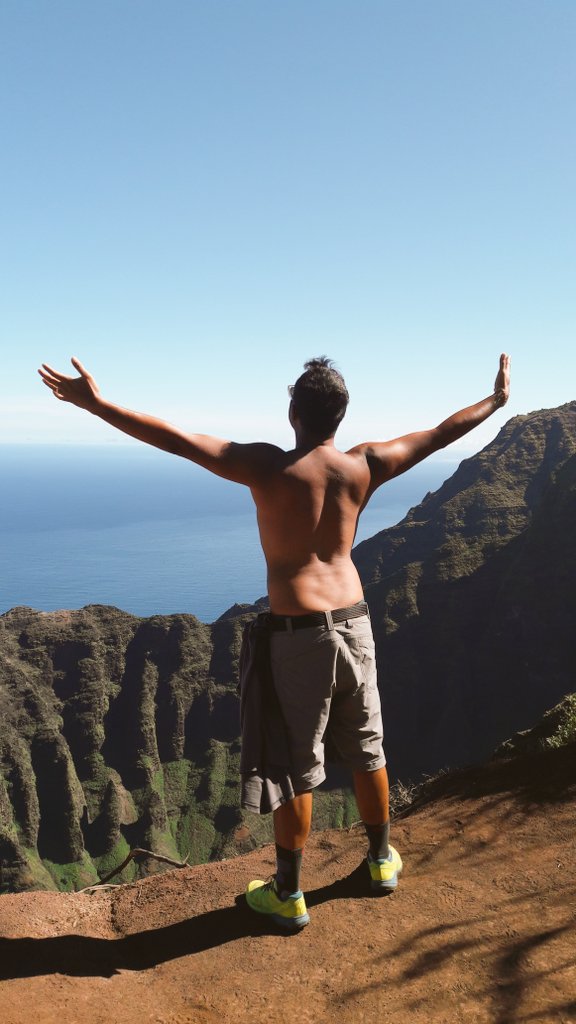 TheAlohaBeast's tweet photo. Sad that our honeymoon to Hawai'i came to an end. But happy that we could make it. ❤
Mahalo nui loa for your time, Hawai'i. You are beautiful. I hope to see you again.
Aloha 🙏

#KeepTheCountryCOUNTRY
(cc @gohawaii @HawaiianAir @sunny_garcia @kaladacaptain) https://t.co/rcLwwVexba