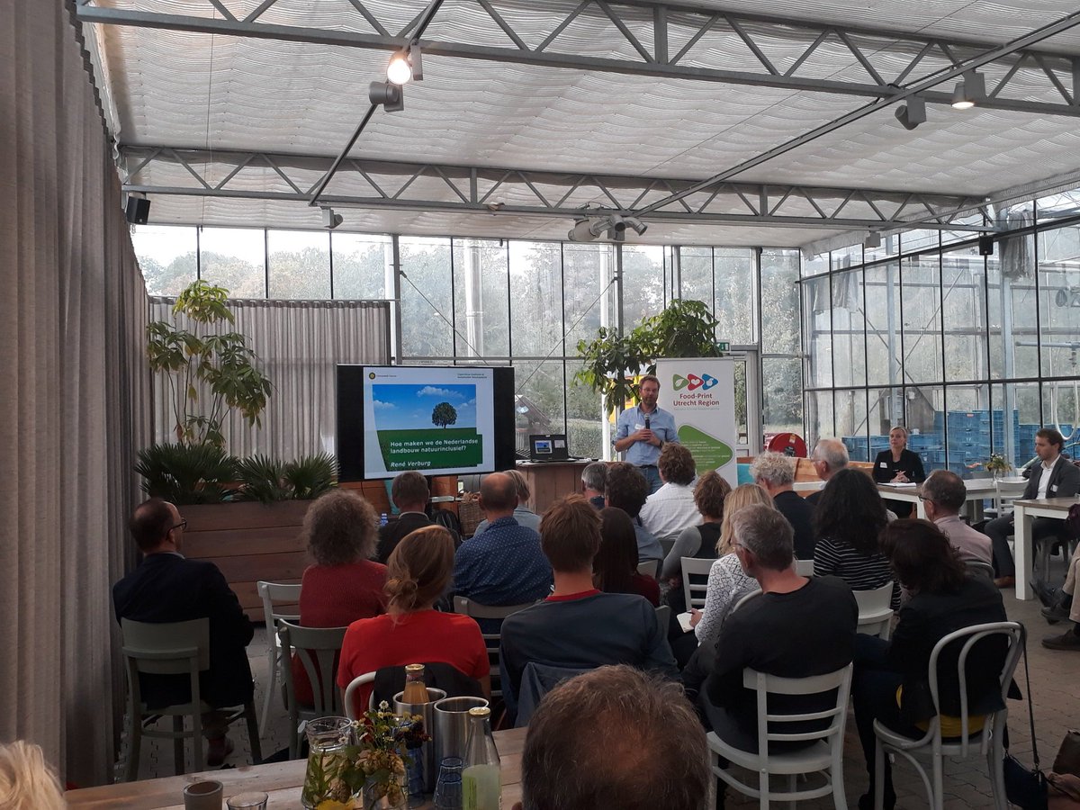 KarenHitters's tweet image. Tweede Food-Print Utrecht Region netwerkbijeenkomst over korte voedselketen goed bezocht! O.a. met @Local2LocalNL @Eemlandhoeve @BB4Food @ReneVerburg @deheij @FoodPrintUtr @moestuinutrecht