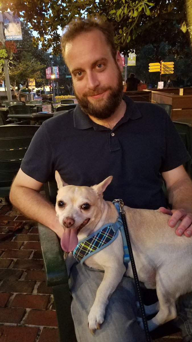 BarryBoy04's tweet photo. Last night I went out for dinner. Nice bowl of water and some pasta, al fresco. This guy met up for a quick beverage. #LastNight #BarryBoyTweets https://t.co/Hj0j6hUNwd