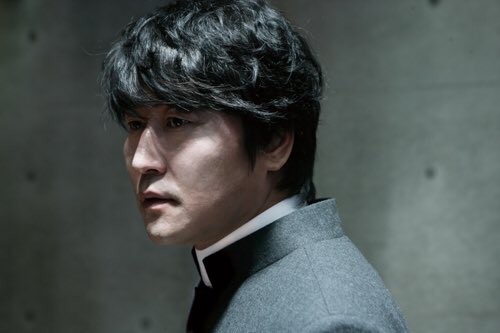 진짜 웃기지 않니 봉준호 감독 영화 속 송강호랑 박찬욱 감독 영화 속 송강호 이미지 차이 좀 봐 박쥐에서만큼 잘생긴 송강호를 본적이 없음ㅋㅋㅋ...