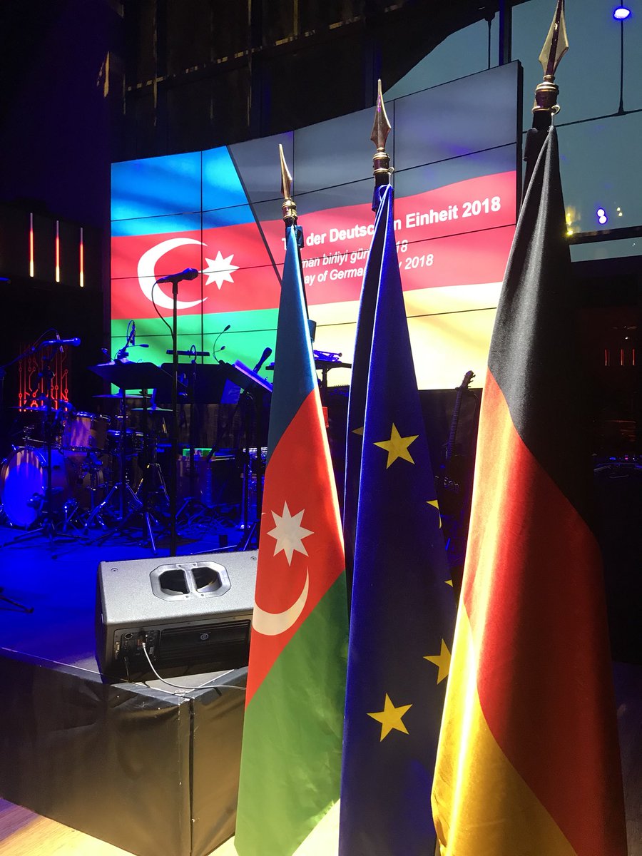 GerAmb_Baku's tweet image. Thanks for your congratulations on our 
#GermanUnity reception, Vice-Minister Khalafov! We look forward to further intensifying the cooperation between #Germany and #Azerbaijan Let‘s now enjoy the party! #TDE2018