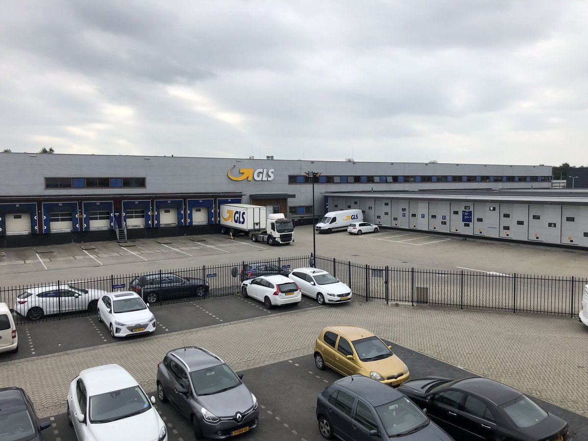 Werkzaam bij <a href="/GLS_NL/">GLS Netherlands</a> met uitvoering van gehele buitenschilderwerk. vandeborschilderwerken.nl