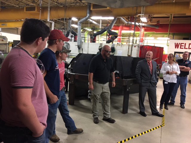 KinexusGroup's tweet photo. Local employers and Kinexus visiting @VBISD Technology Center as part of #MFGWeek2018! #KinexusMFGWeek https://t.co/dbWu2WRbLJ