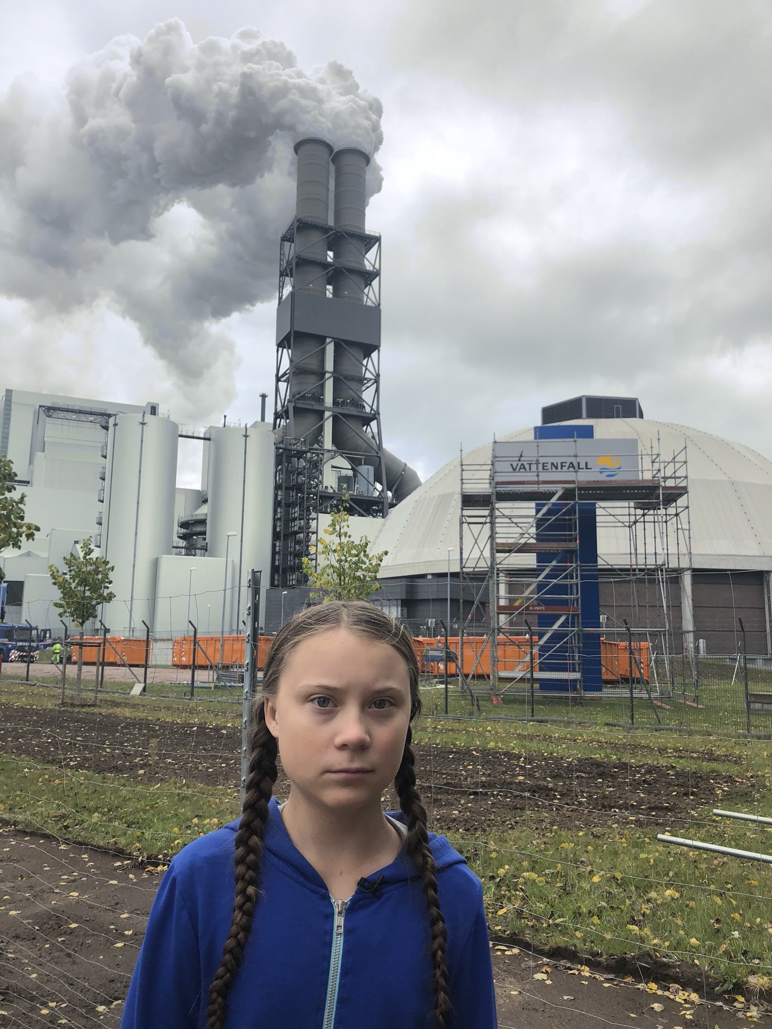Greta Thunberg on Twitter: "On the pictures you can see me, in front of