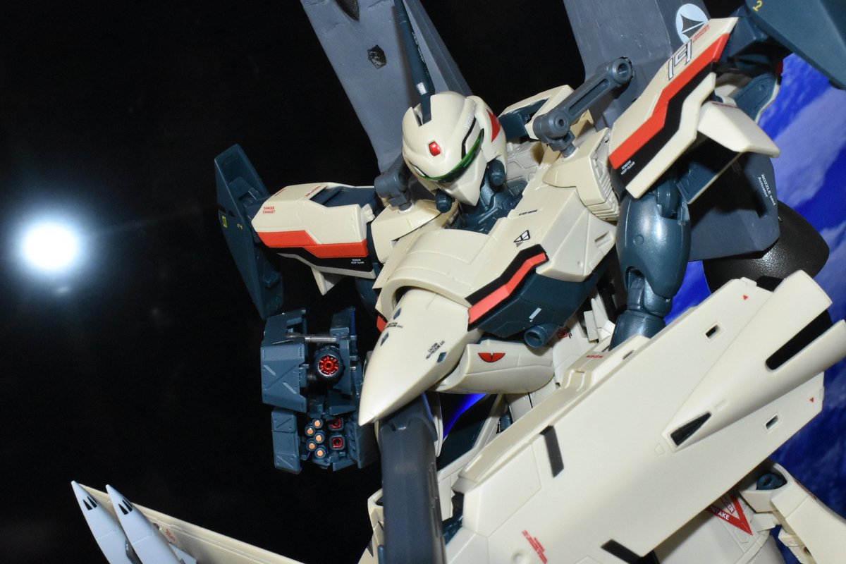 kabediorama's tweet photo. 「フル武装状態でも変形機構各所へのストレスは設計予想値の範囲内。」
_(　 _'ω')_
#壁ジオラマ https://t.co/Fz8Ay1J9jx