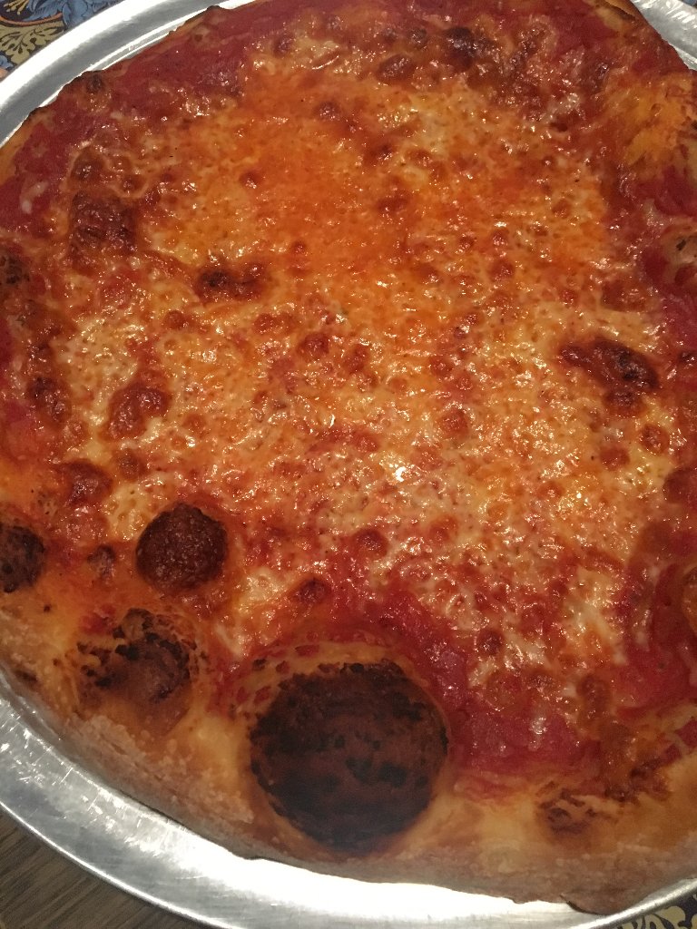 PizzerTime's tweet photo. Loving these user pics! This plain #pizza looks #delicious! Keep them coming! 
#pizzatime #pizzertime #NYPizza #yummy https://t.co/hc9YqPCL0Y