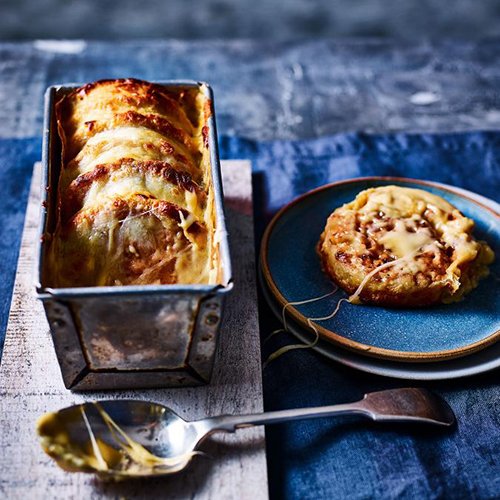 Showing you this cheese and <a href="/marmite/">Marmite</a> crumpet loaf now, so you can make it for breakfast tomorrow morning😋😋😋😋
bit.ly/2FFFo9v #weekendvibes
