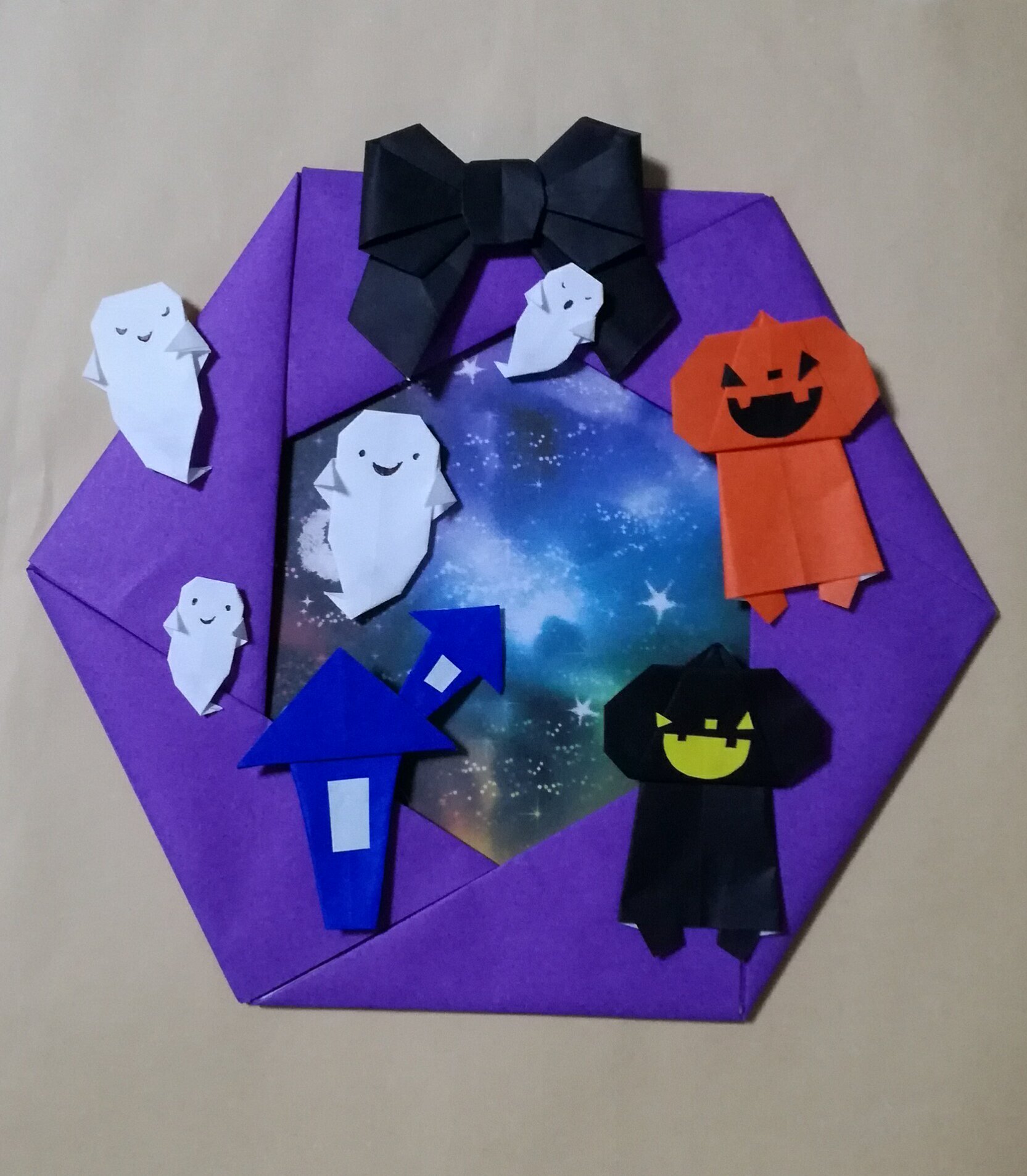 ちか カミキィさんの 折り紙は 折りやすくて かわいい おばけやしきでおばけがかくれんぼ を アレンジしました ハロウィンの折り紙 おばけやしき おばけ カボチャマン シンプルリース カミキィ T Co Jbllbjxp7u Twitter