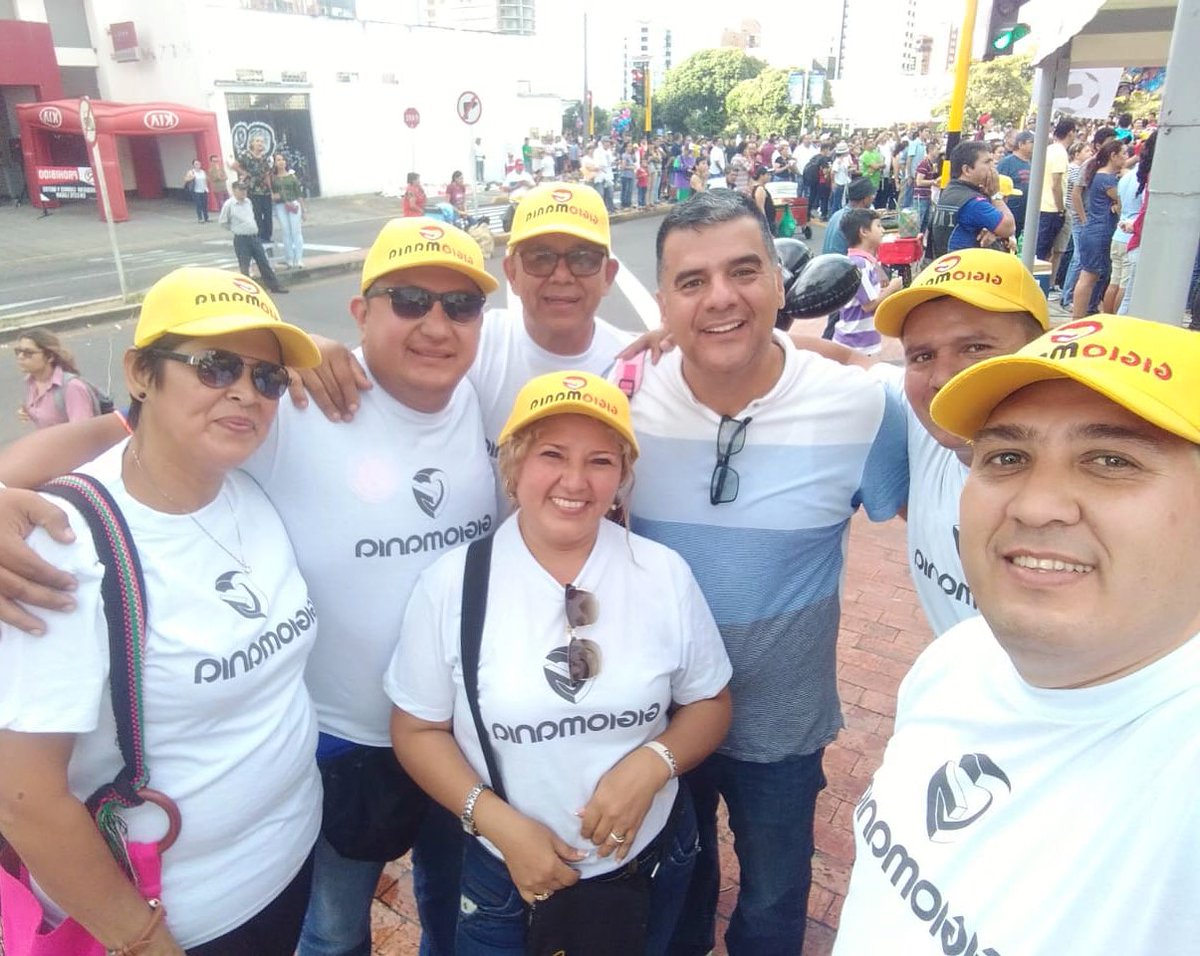 Crece mi círculo de #amigos, con ellos camino tranquilo por mi ciudad.