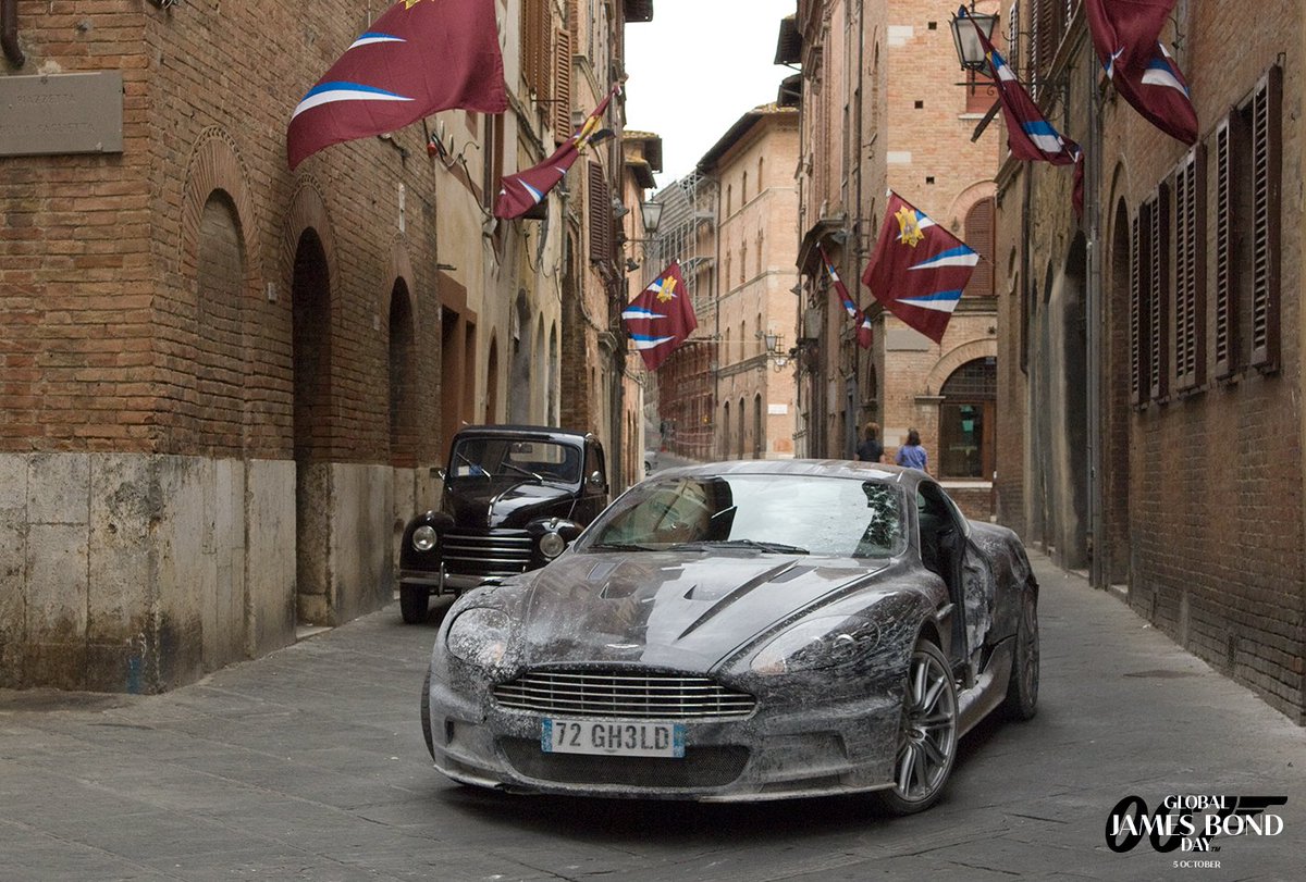 007's tweet photo. To celebrate Global #JamesBondDay tomorrow, 7 iconic @astonmartin James Bond cars will be in London. 4 of 007’s classic Aston Martins will be driving through central London and 3 will be on static display. Can you find them? https://t.co/RPccfTaAFM