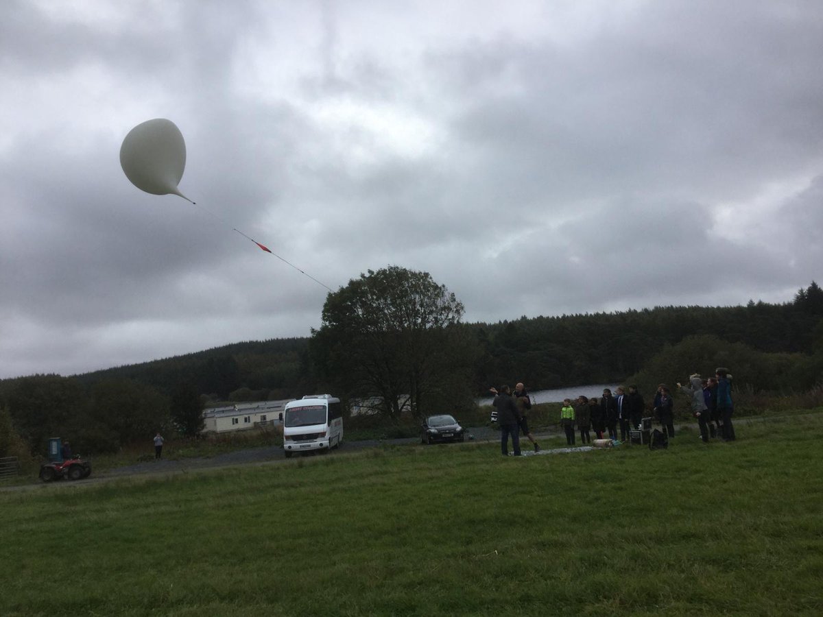 Glazgow's tweet image. It was slightly breezy at the #MissionfromMearns Launch site in Newton Stewart @Mearns_Primary @hiimpactconsult #mpsstem