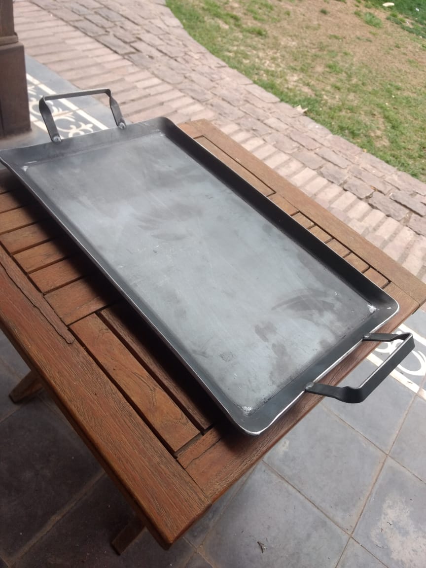 ColiTinelli's tweet image. Buenas gente estoy vendiendo Planchas y Discos Paelleros.
Plancha: de 50cm x 30cm / $800
Disco: 55cm de diametro / $1800 - Con patas extraibles

*Las planchas se pueden encargar a medida y varia el precio segun dicha medida.
Copate con un RT que me ayuda mucho !