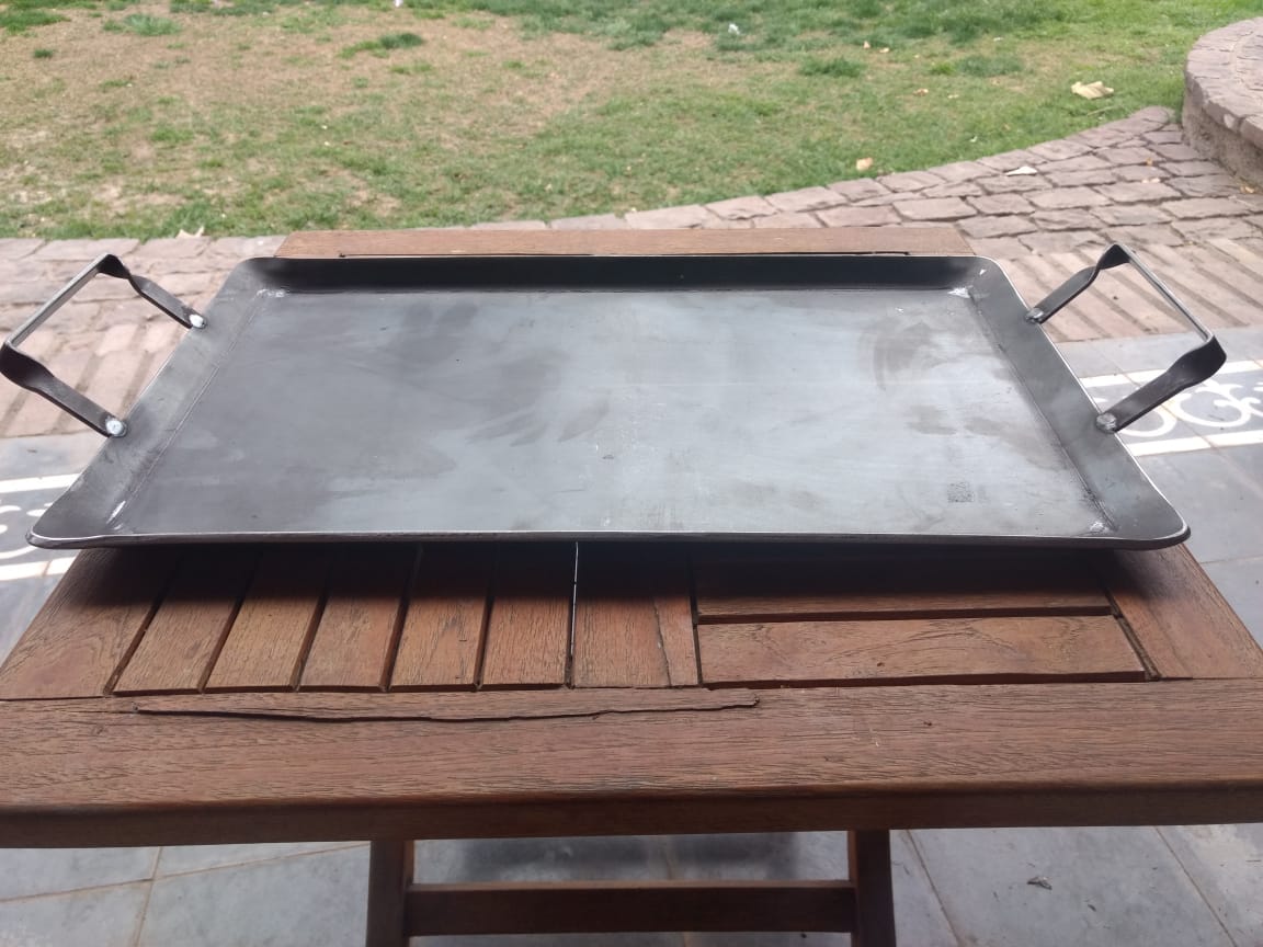 ColiTinelli's tweet image. Buenas gente estoy vendiendo Planchas y Discos Paelleros.
Plancha: de 50cm x 30cm / $800
Disco: 55cm de diametro / $1800 - Con patas extraibles

*Las planchas se pueden encargar a medida y varia el precio segun dicha medida.
Copate con un RT que me ayuda mucho !