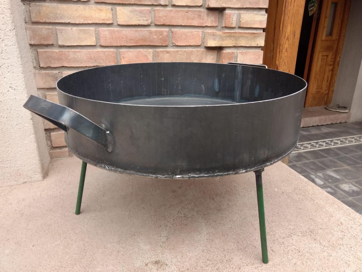 ColiTinelli's tweet image. Buenas gente estoy vendiendo Planchas y Discos Paelleros.
Plancha: de 50cm x 30cm / $800
Disco: 55cm de diametro / $1800 - Con patas extraibles

*Las planchas se pueden encargar a medida y varia el precio segun dicha medida.
Copate con un RT que me ayuda mucho !