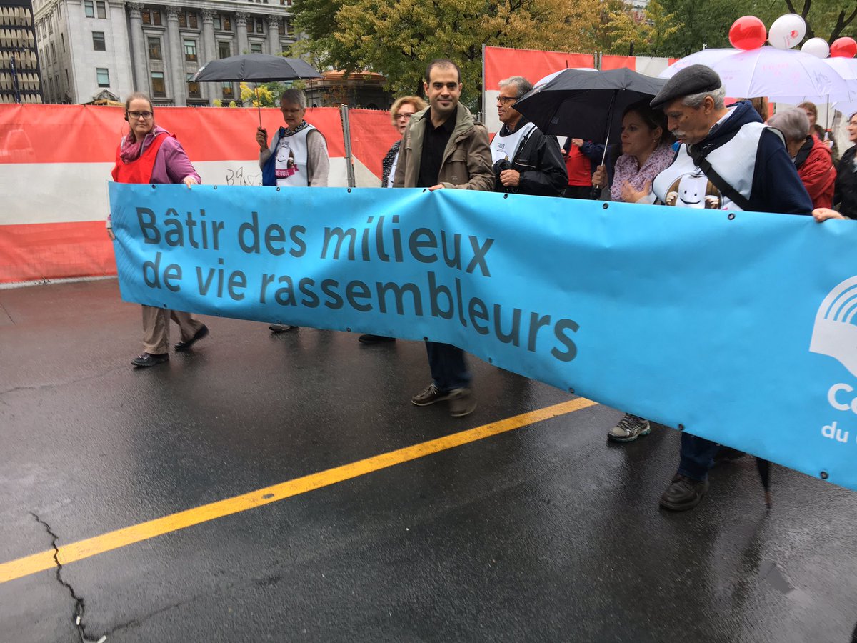 CentraideMtl's tweet photo. Saviez-vous que dans le Grand Montréal, ce sont 57 000 bénévoles qui contribuent à bâtir des milieux de vie rassembleurs ? Pour y contribuer, vous aussi : https://t.co/U7Mi0zttwh #OnCentraide #MarcheCentraide https://t.co/pAwukLqlKY