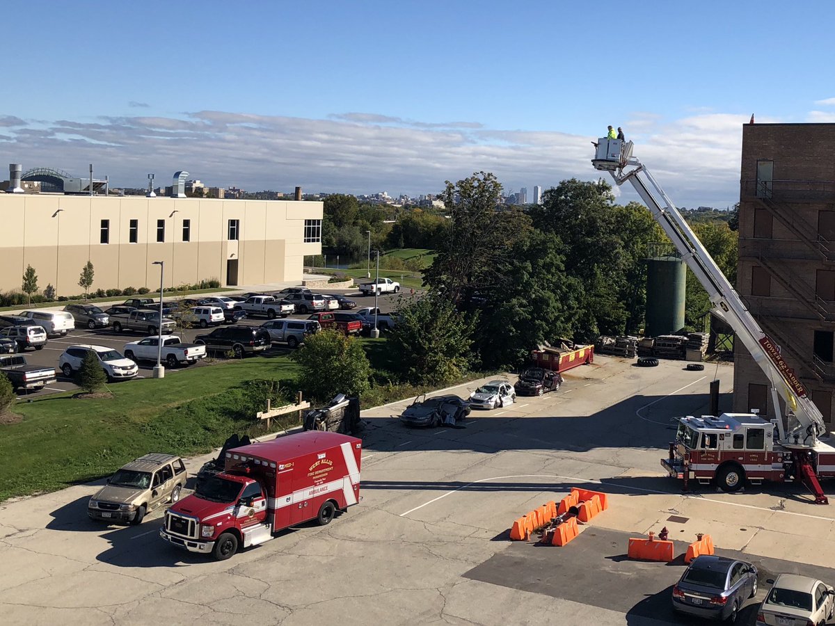 West_Allis_Fire's tweet photo. Tower Ladder 62 training today: Our seats for the NLDS - Go Brewers! ⚾🚒

#OurCrewOurOctober⁠ https://t.co/48IxMCAq0e