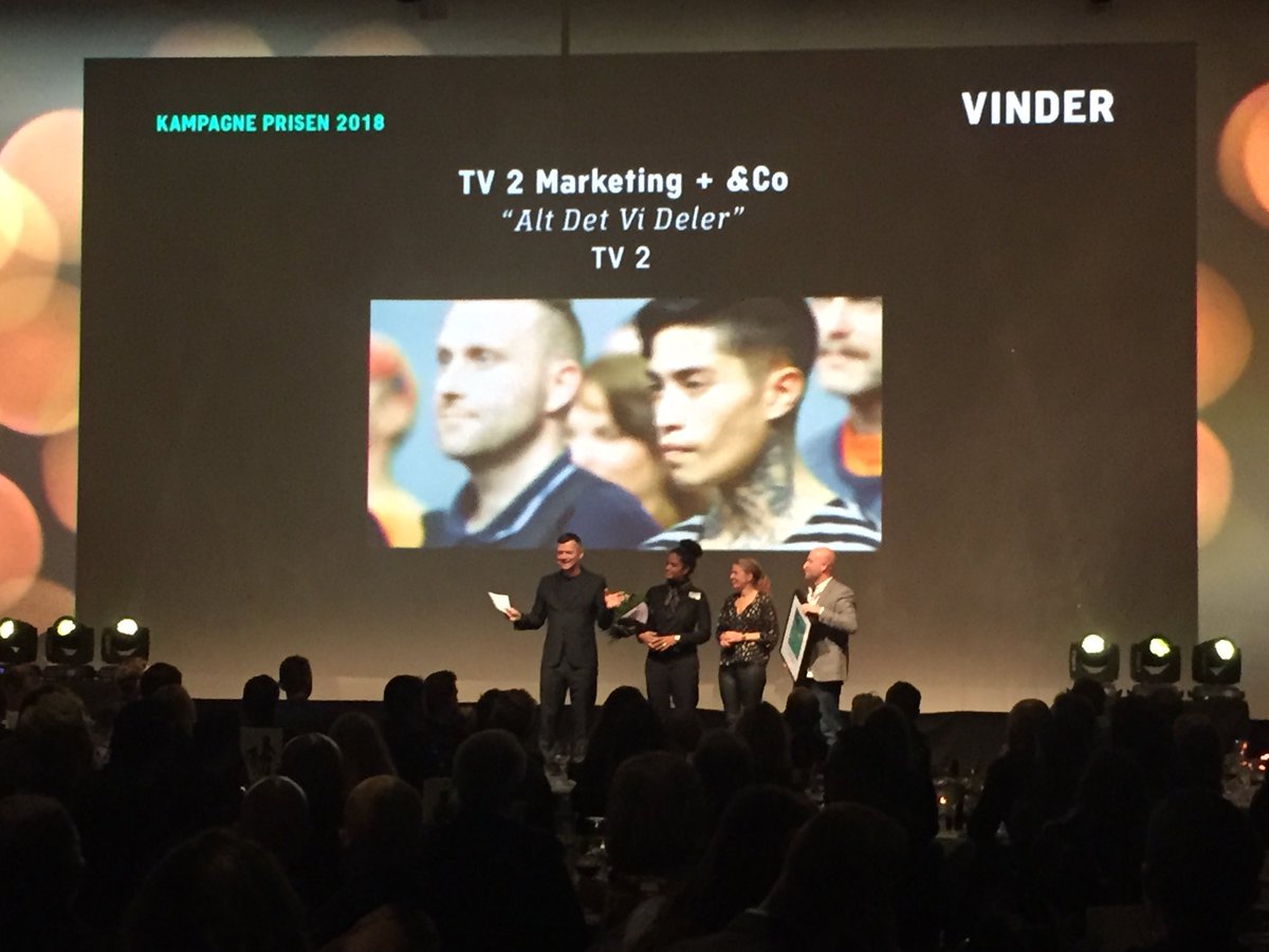 Markedsforingdk's tweet photo. Kampagneprisen går til...
TV 2 Marketing + &Co for Alt Det Vi Deler for TV 2 #rambuk18 https://t.co/Ghqn3nRY95
