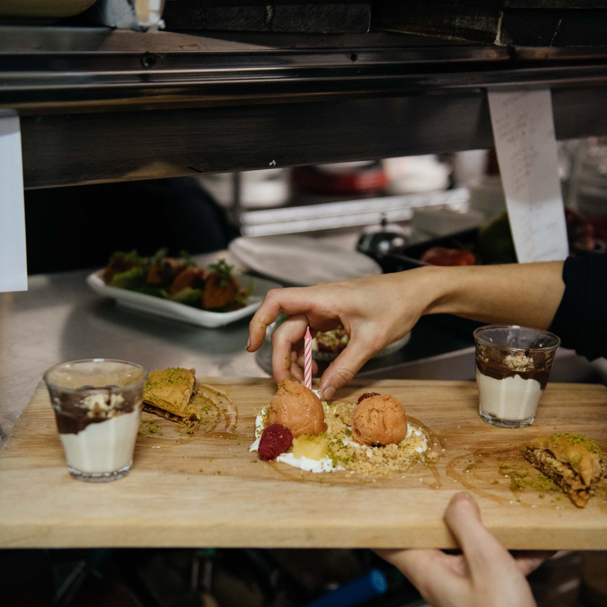 Il nous fait plaisir de vous aider à célébrer toutes vos soirées spéciales au Su. Appelez-nous pour réserver votre table ou pour discuter de vos besoins  514 362 1818 / There's nothing we enjoy more than helping you celebrate all you special occasions #Montreal