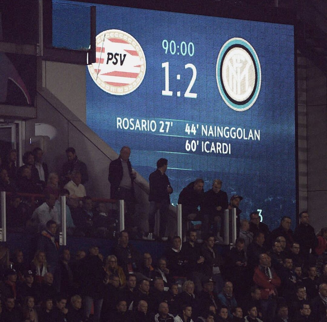 agunggandara5's tweet photo. #PSVInter #PSVFCIM #UCL
👊🔵⚫ https://t.co/ybOkSWXWU6