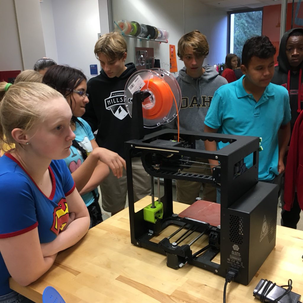 HillsideRams's tweet photo. Hillside’s 8th grade #AVID students visit the @BSULibrary #boisemakers lab. #BSDpride #RAMpride @boisestatelive https://t.co/7V9Posu5k2