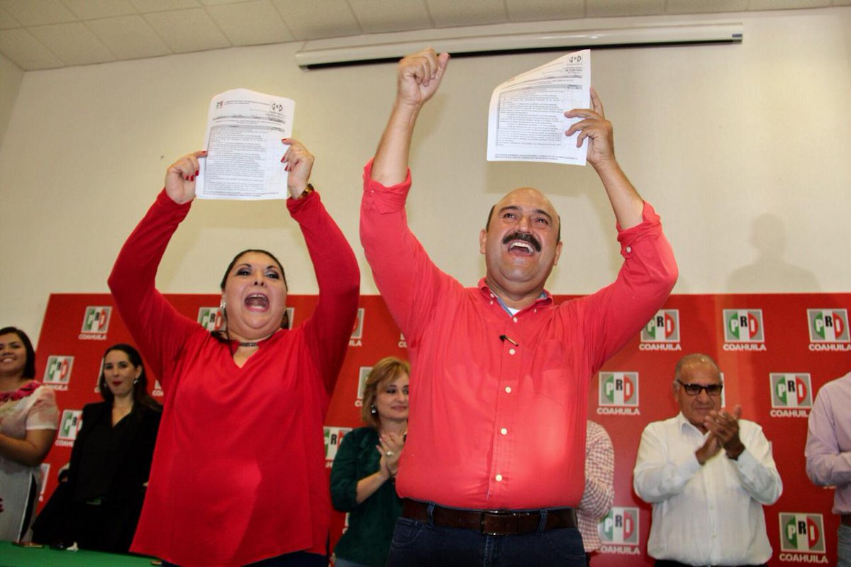 rigofuentes's tweet photo. Aspiro a ser el Presidente del CDE del @PRICoahuila, que concluya el periodo estatutario 2015-2019 y junto a @marthaloeraa quien me acompañaría como Secretaria General, presentamos ante la Comisión Estatal de Procesos Internos nuestra solicitud de registro. #VerdeBlancoRojoPRI https://t.co/ZCGN2m0HvJ