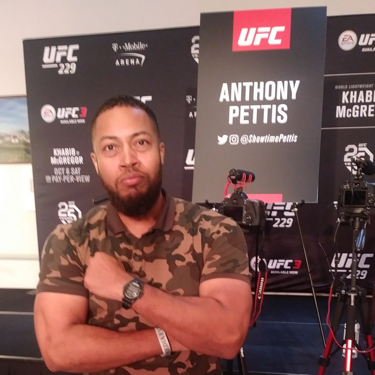 AntWalkerMMA's tweet photo. I'm so trash...I thought it said Anthony Walker #UFC229 #ultratrash #supertrash https://t.co/8gR8MCaT94
