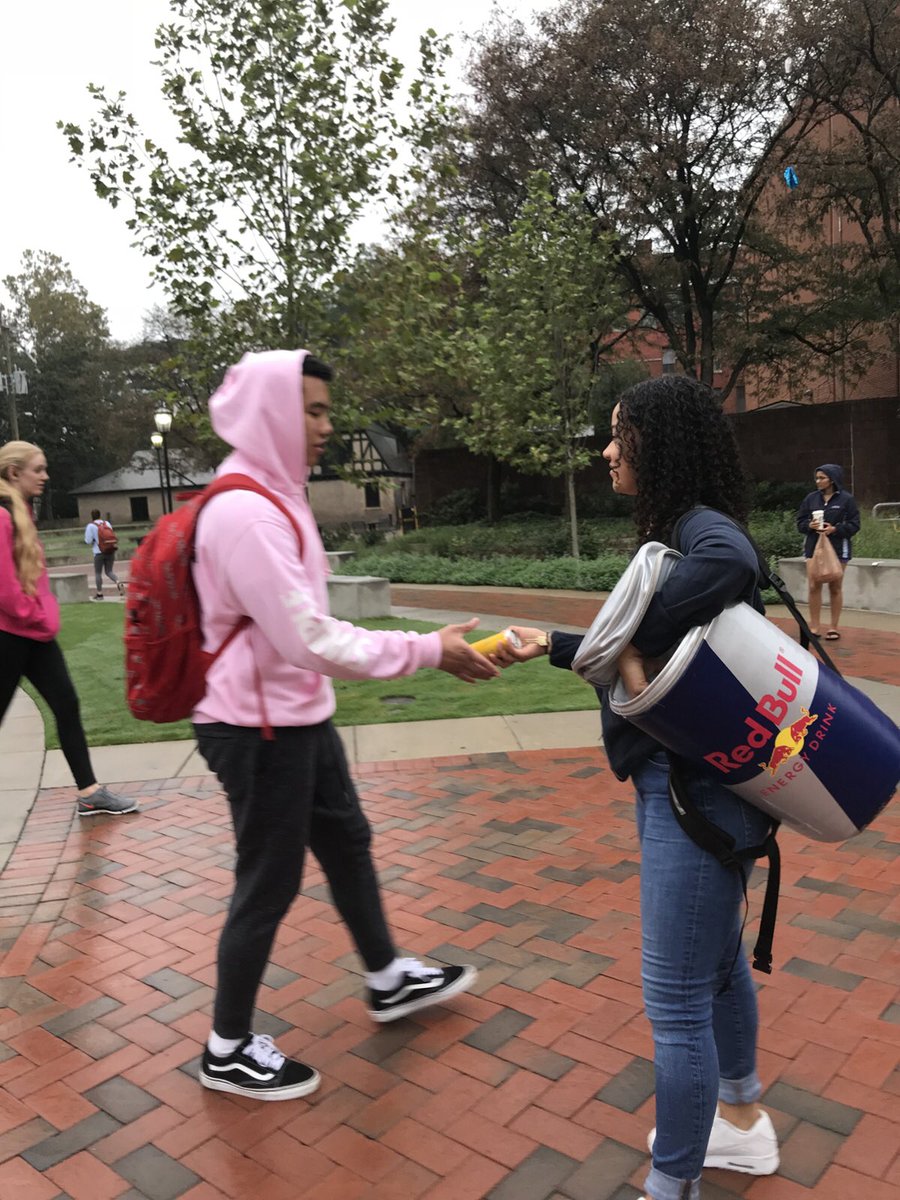 spider_manda's tweet photo. Student Ashley Norris has #madeitreal by getting a job with Red Bull through opportunities provided for her by her teachers and classmates. #vcusmclass #twitterscavengerhunt https://t.co/bBjS4ElN3S