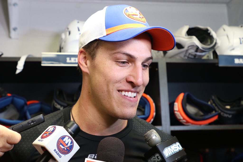 Never seen a bigger smile from <a href="/leeberr09/">Anders Lee</a>. 😁

Congratulations, Captain! #Isles