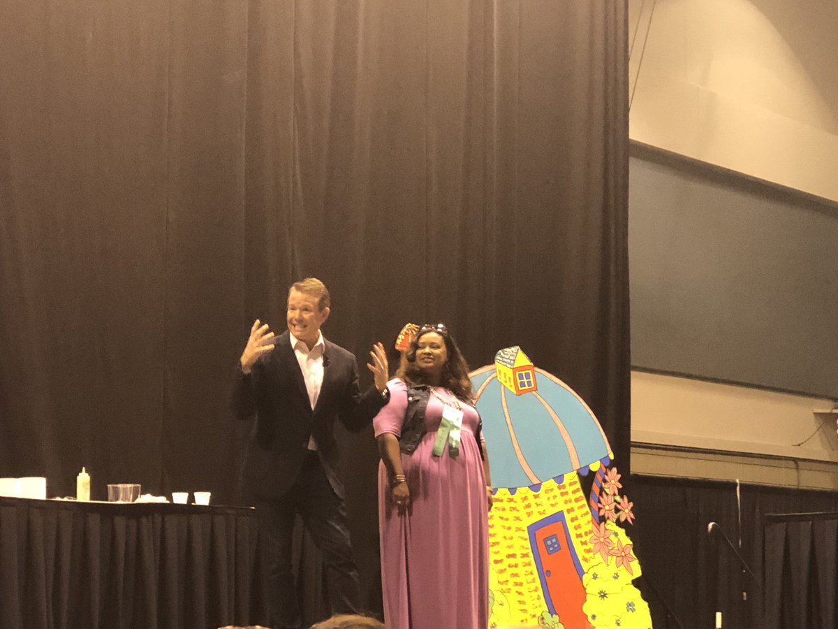 OES_Spotlight2's tweet photo. Thanks for “The Best Day Ever!” @SteveSpangler @TweetDCS_OES  @OES_Spotlight  @kelcooki  @kimmcdaniel13  #MAGC2018  #TeamDCS #RaiseTheBar https://t.co/kJXp6r6Epf