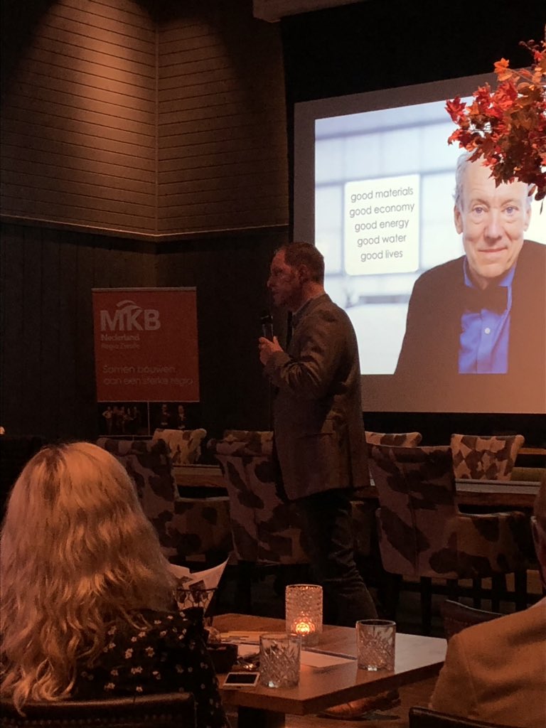 TheoRietkerk's tweet photo. Interessante bijdrage van lector #HeicovanderBlonk @Windesheiminfo voor ondernemers @mkbregiozwolle en #ICKampen bij #AtSea-restaurant over circulaire economie. https://t.co/6R3eD6Czsw