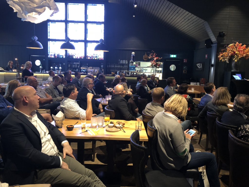 TheoRietkerk's tweet photo. Interessante bijdrage van lector #HeicovanderBlonk @Windesheiminfo voor ondernemers @mkbregiozwolle en #ICKampen bij #AtSea-restaurant over circulaire economie. https://t.co/6R3eD6Czsw