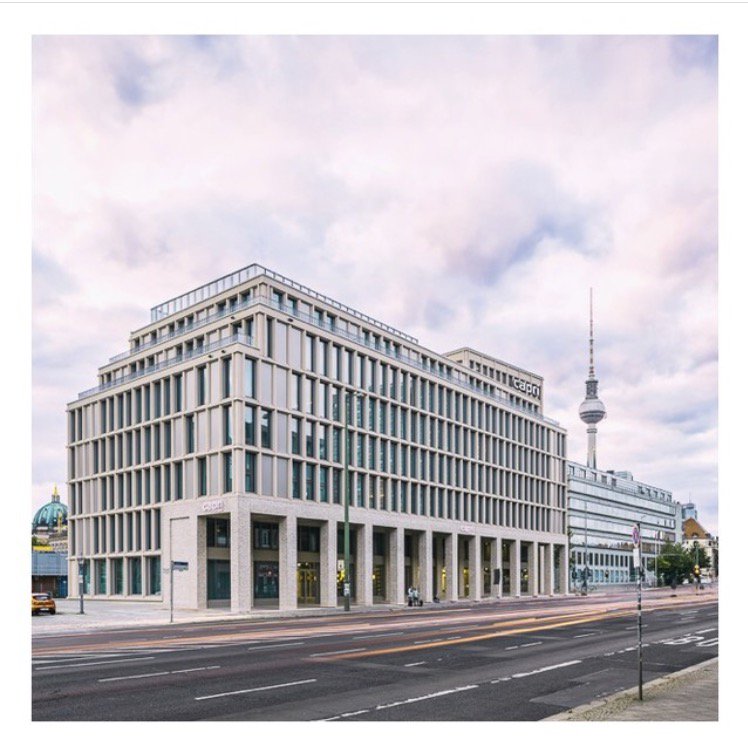 CapriFrankfurt's tweet photo. Brilliant Berlin is even better at Capri by Fraser Berlin 💜 | See their Instagram for a sneak peek at what makes #CapriBerlin so special: https://t.co/zG63sTjfQi | #LoveBerlin #Berlin #CapribyFraser https://t.co/nWp3a8e33j