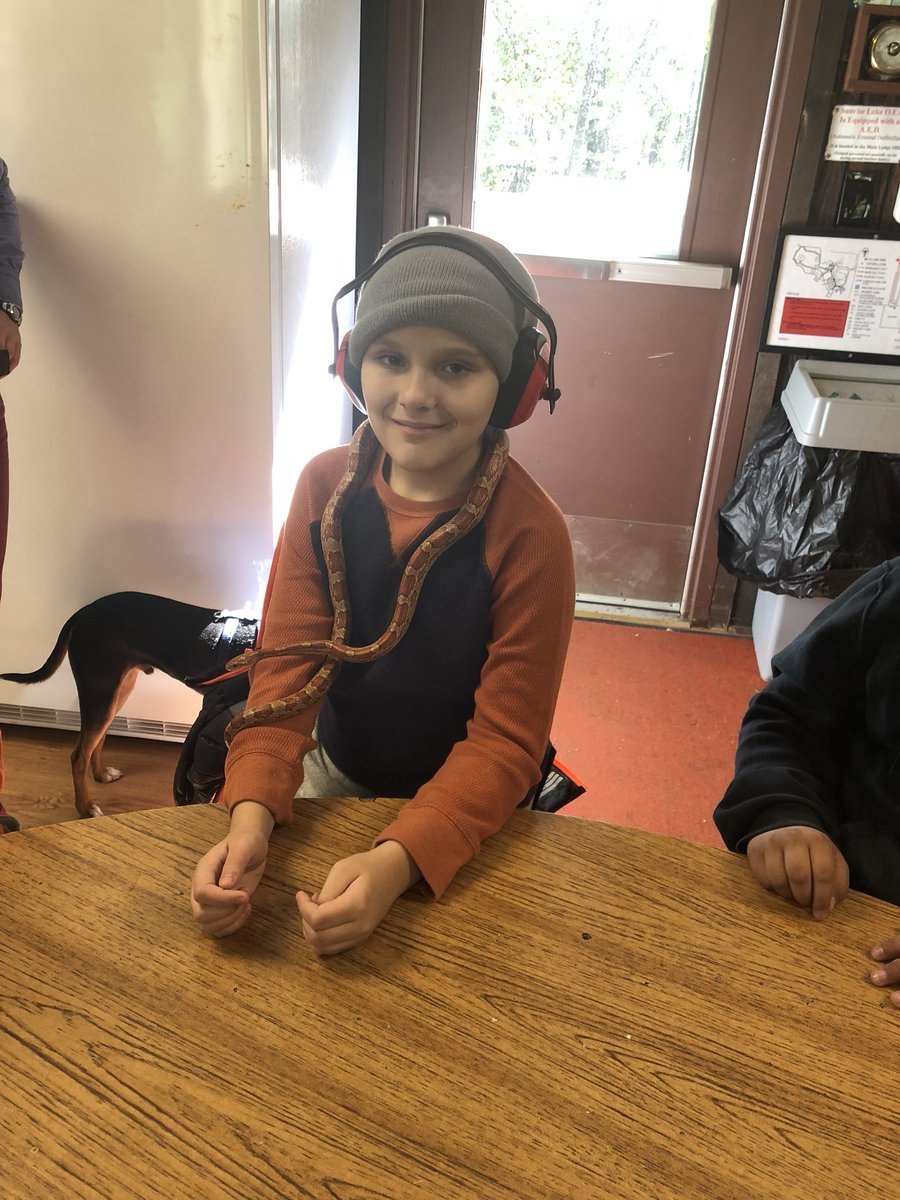 awoody_D201's tweet photo. Such a fun morning playing hoola hoop Rock Paper Scissors and spending time with the animals #sloec #nsseo https://t.co/GWRZkwNfvv