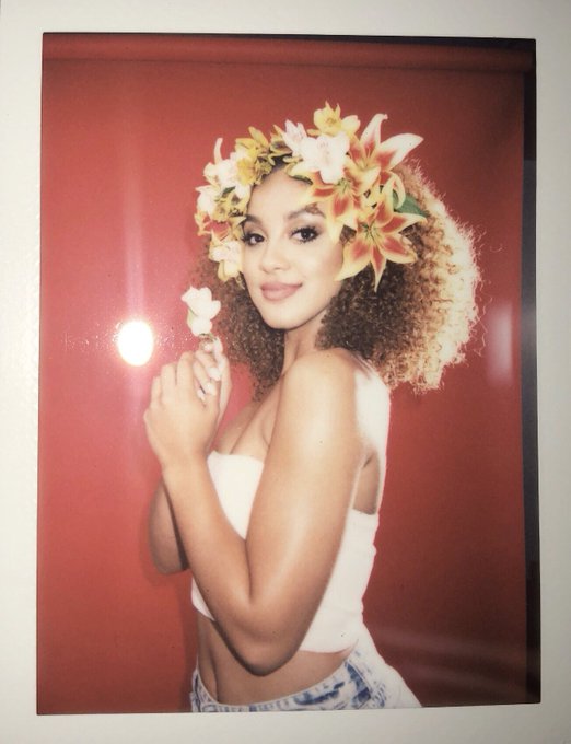 Polaroid Photos>>> https://t.co/r4QNKnT65Z