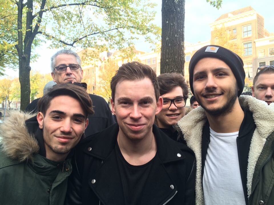 SOVTHmusic's tweet image. Two years ago we met this legend at #ADE16, now guess what’s up to come! 
And look at Gabriele sneaking on the back instead of taking the picture with us 😂
@HARDWELL @RevealedRec