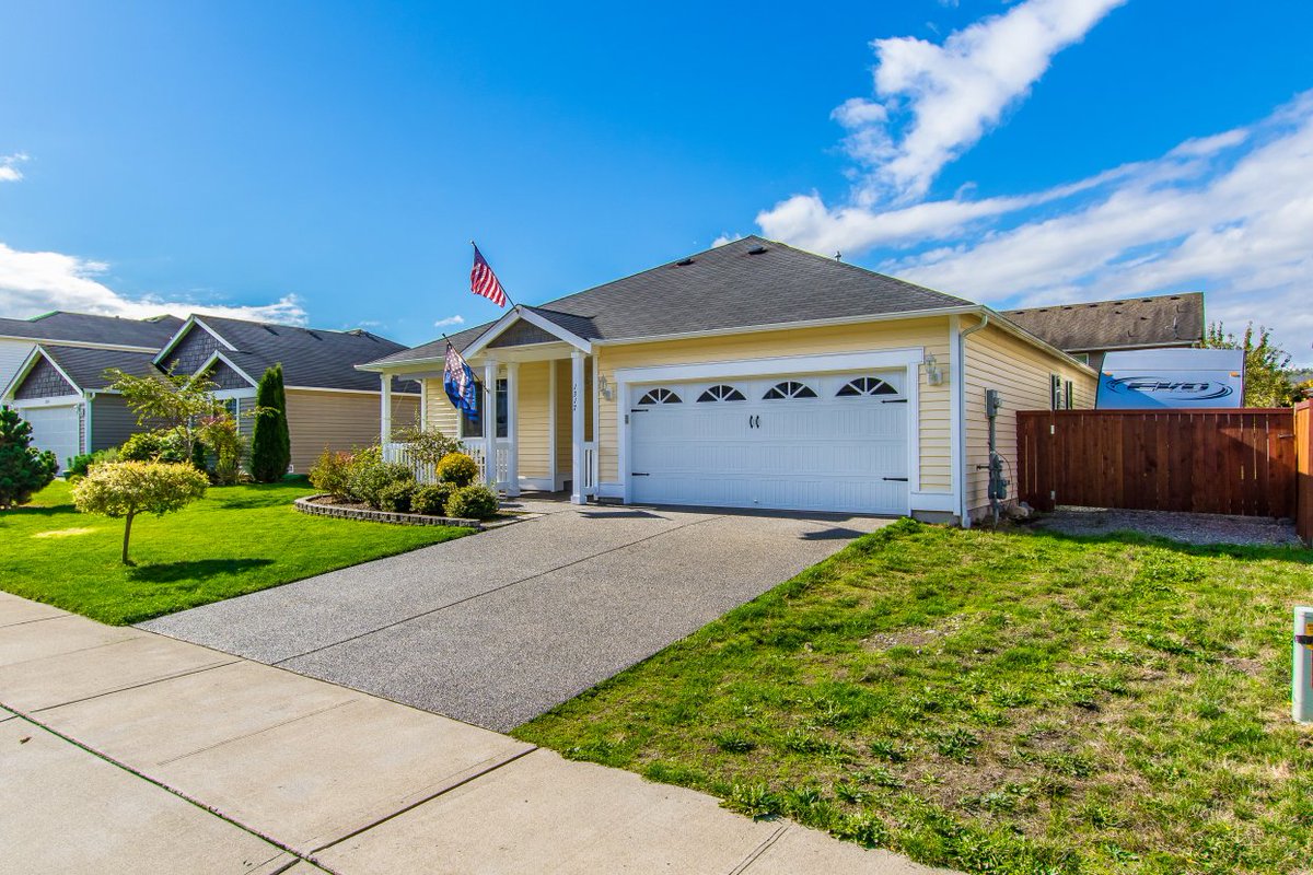 andre_bohall's tweet photo. #RiversEdgeRambler for sale by #Watchmeasirealestate Visit us at https://t.co/uvzlxmxBWm or call/text 253.441.9764 for more information. Get pre-approved here: https://t.co/rPwtsVZZMc… https://t.co/GN0M4ccOYN