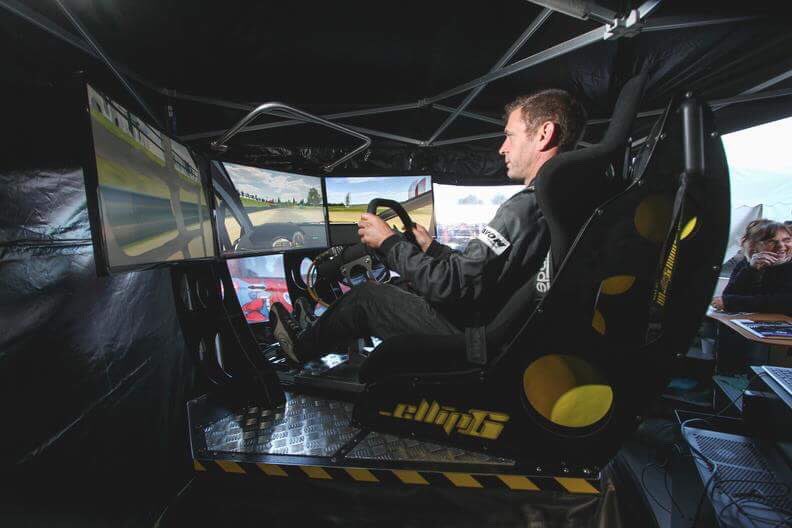 Rallycross_FR's tweet photo. #ESport B-Fast sera de nouveau présent au #RallycrossLessay 🏁
⚠️ Dernière chance pour se qualifier pour la finale qui se déroulera à Dreux les 13-14 octobre 📅
👉🏼 Lundi, nous vous dévoilerons le règlement de la finale !
#RallycrossFrance #Rallycross https://t.co/nN9Ls4RRhM