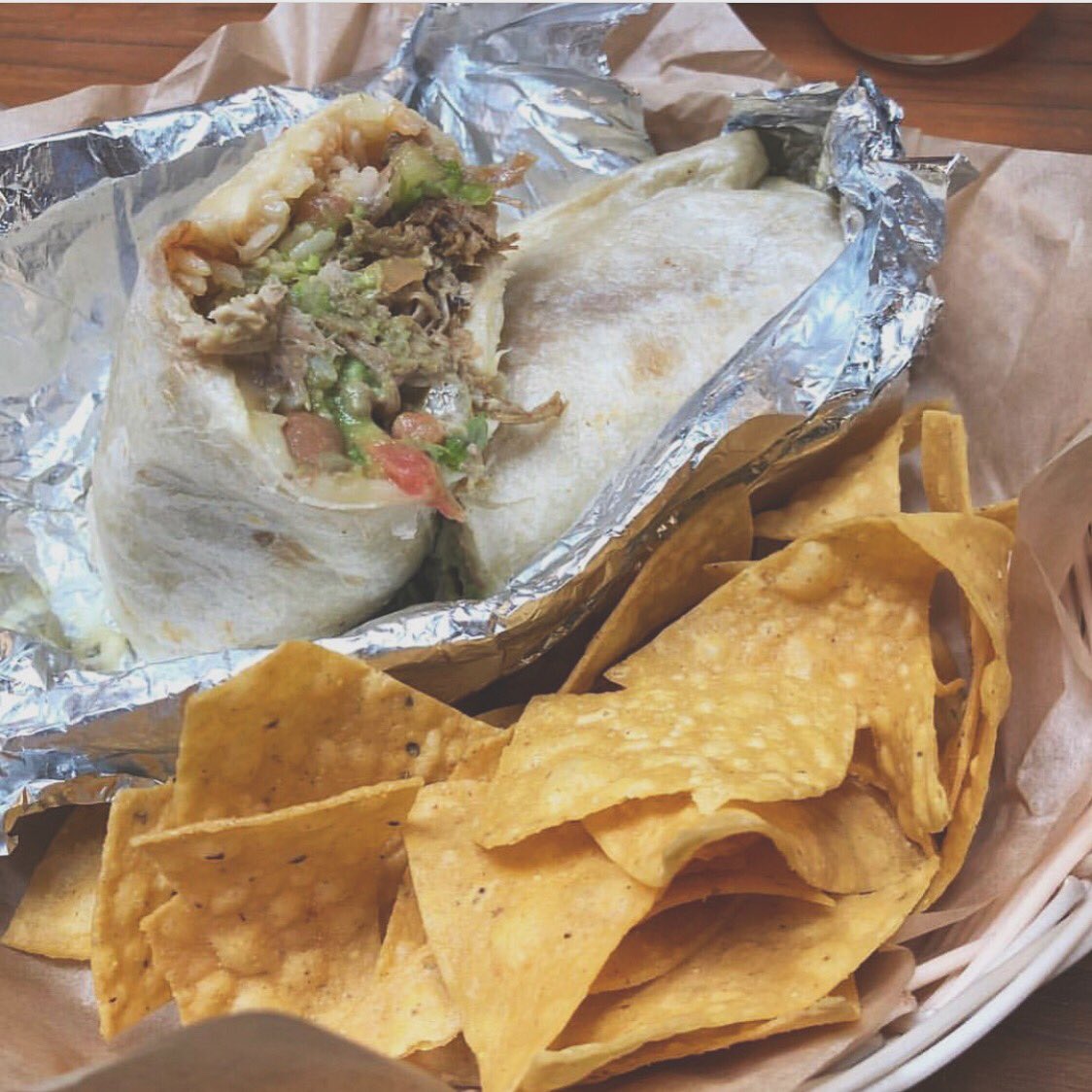 Tlaloc_SF's tweet photo. The simple things in life make us so happy 😃 #carnitas in salsa #verde #burrito is all we need for #lunch today 🤤 
Don’t want to wait in line? Order on the #Caviar app 
.
.
 #foodie #foodporn    #tagforlikes #followback #photooftheday #likeforlike #mexicanfood #mexicaneats https://t.co/hq5YyMZFXL