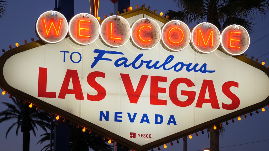 motionplaces's tweet photo. Las Vegas, NV

#vegas #lasvegas #neon #night  #motionplaces #travel #royaltyfree #cinematic #contentcreator #videoproduction #4k #stockfootage https://t.co/fn0MXwmGFm
