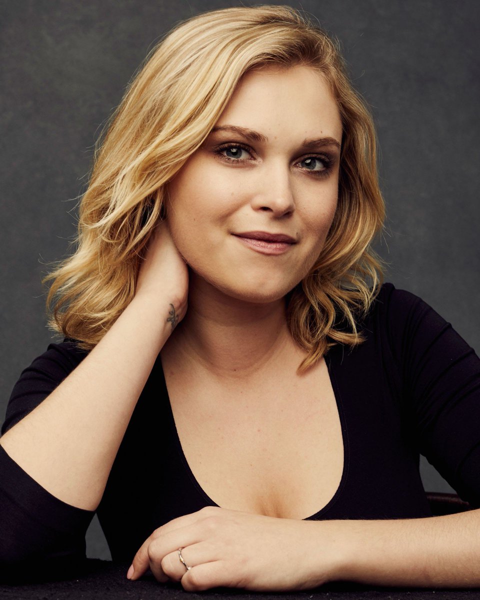 Eliza taylor hot boobs - funfiln