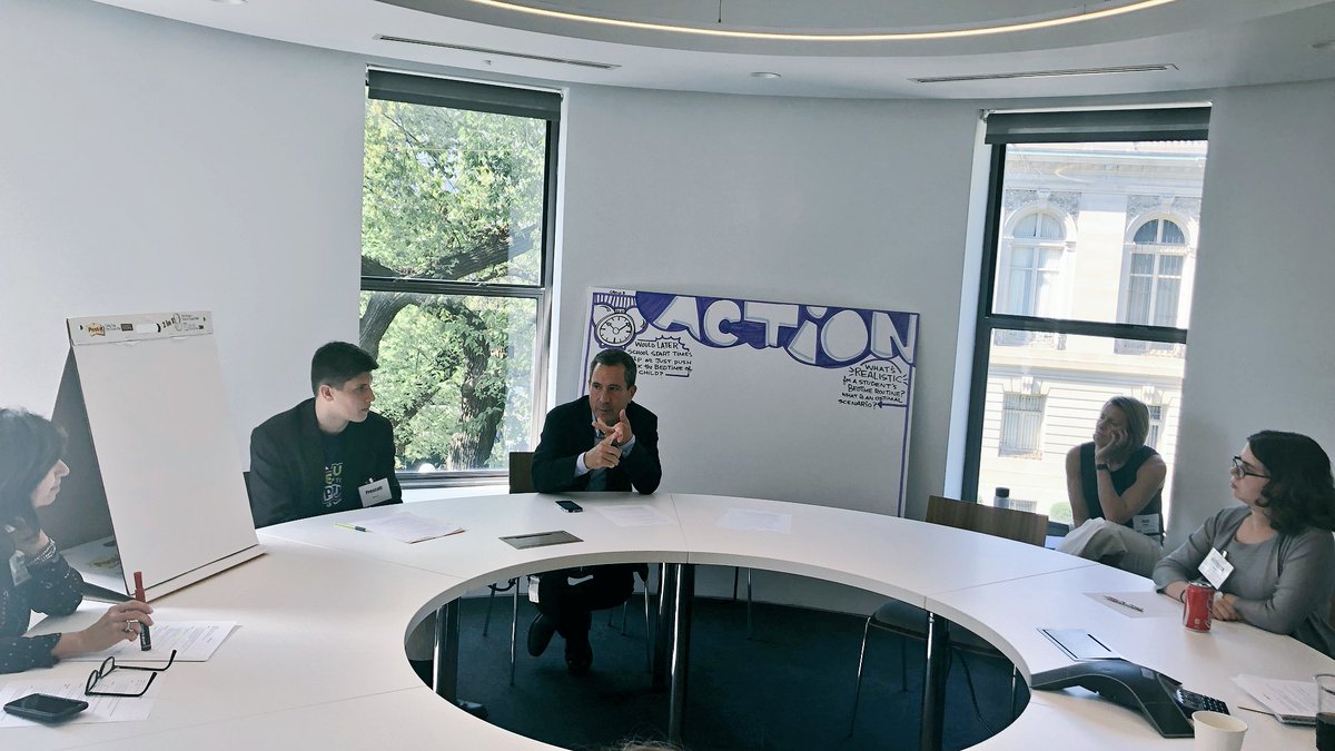 GENYOUthNow's tweet image. How can we take action and rethink bedtime, pressure on students and ways to create opportunities for better sleep? #SmarterSleep #LearningConnection @sleepnumber