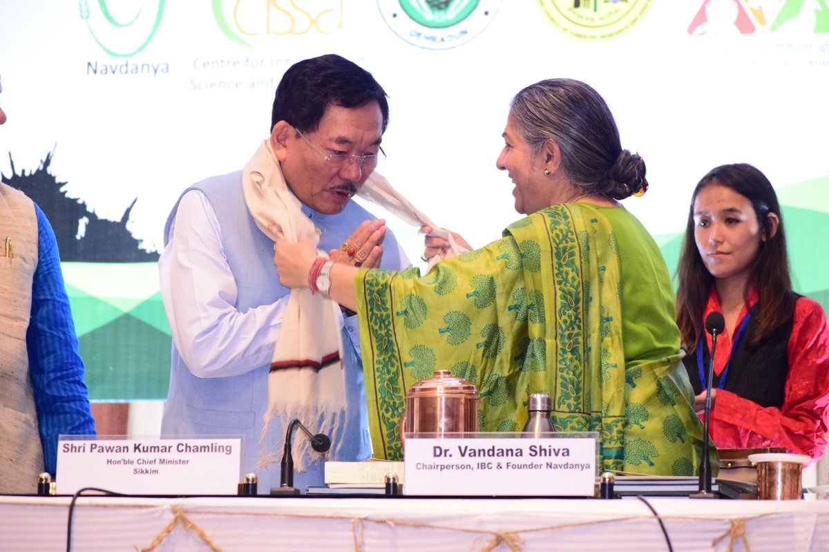 NavdanyaBija's tweet image. Honorable Chief Minister Shri Pawan Kumar Chamling -12 years journey to turn Sikkim into a completely organic state, entirely people/participatory movement
All Government need to take responsibility for organic world 2050 @drvandanashiva