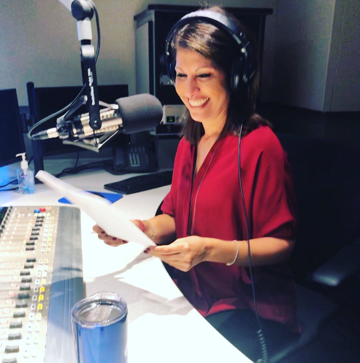 MonikaSamtani's tweet image. At @WTOP Radio studios..using my voice to tell the story of people of #differingabilities for @MelwoodHTC .. #msmedia #voiceover #makingadifference #lovemyjob #dc