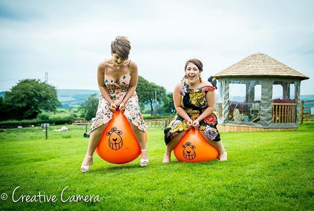 CeliaFarm's tweet photo. When have you ever been to a wedding where you can do this?
.
Photo captured magically by @creative_camera_photography .
#girlsjustwannahavefun #weddingvenue #games #bouncingballs #weddingfun #iwannago #bouncetime https://t.co/4Gvba0Xutb https://t.co/iWb6ghLfts