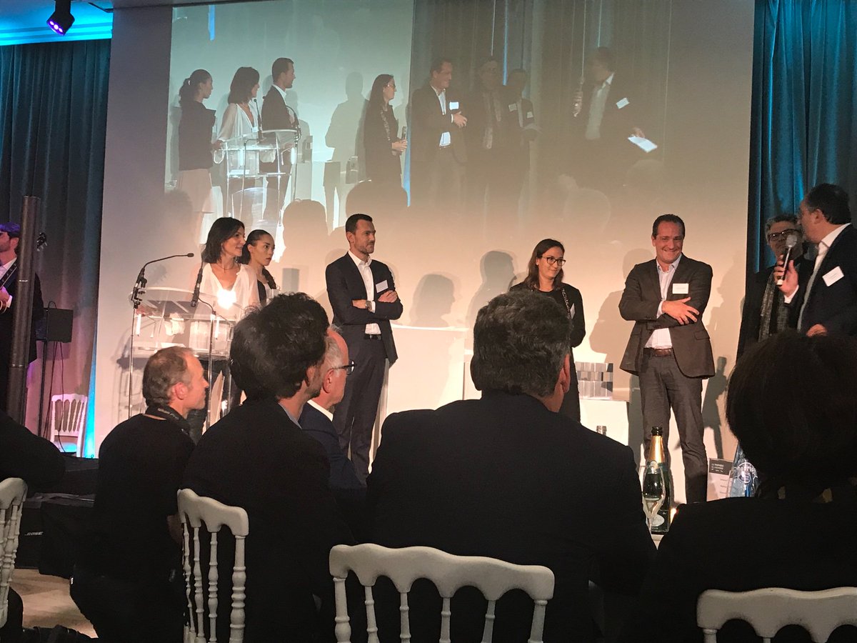 as_souhaite's tweet photo. Bravo à @allianzfrance qui remporte le #TropheesAssurance d’or pour son nouveau service #SecureKeys #Innovation #Clients #TeamAllianz #Proximite https://t.co/wdNbHRVDkx