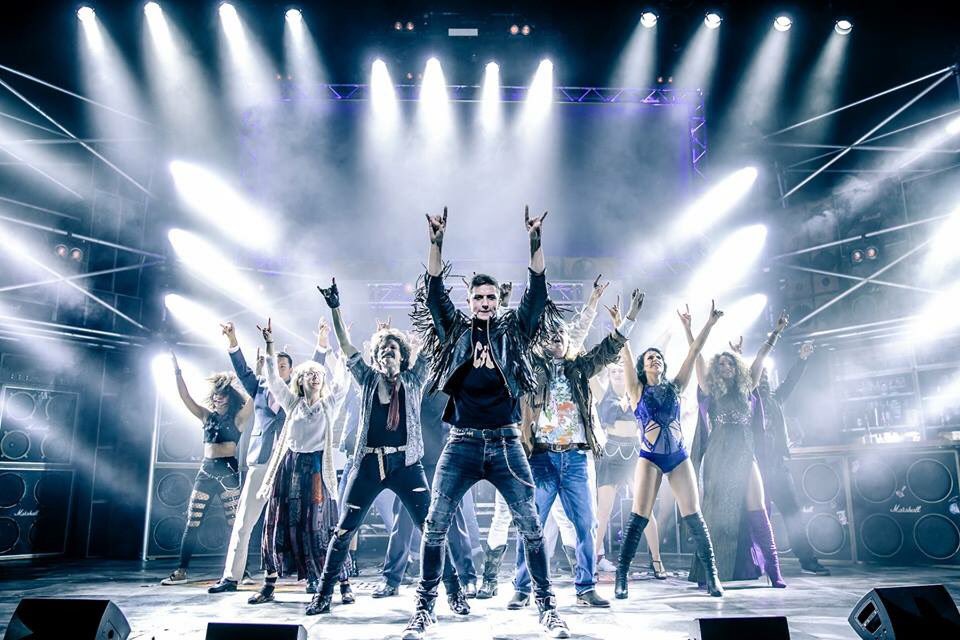 N1CKW1NSTON's tweet photo. How f’in cool does our show look? ROCK OF AGES @rockofagesuk designer: @MorganLarge lighting designer: @bcracknell video designer: @duncanjmclean https://t.co/SrgJRE4c8F